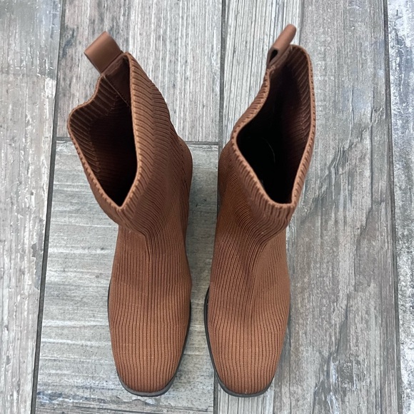 Everlane Brown Sock Boots NWOT - Picture 5 of 12